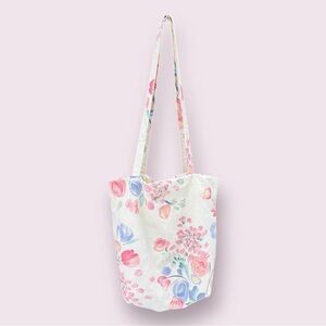 UPCYCLED VINTAGE FLORAL PILLOWCASE TOTE